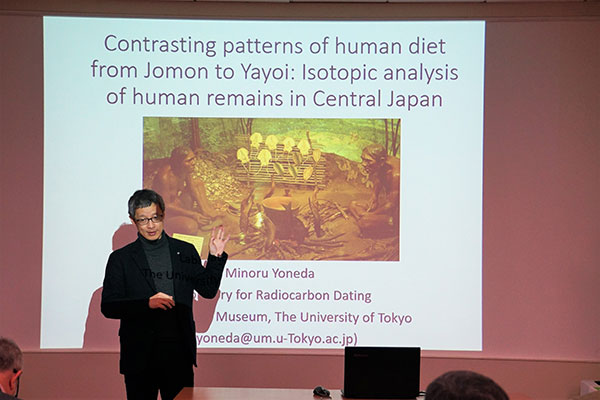研究発表の様子(研究分担者 米田穣氏 東京大学)